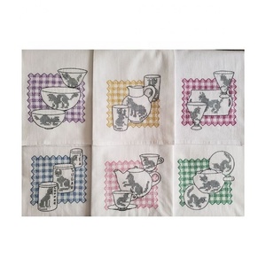 Serviettes en coton biologique brodées chat, certifiées GOTS, carrées, séchage rapide, en vrac, OEM ODM, export Inde - Product Image 1