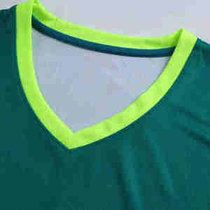 Maillots de basket-ball personnalisés respirants sans manches de qualité supérieure, offrant des tenues d'équipe conçues sur mesure, antibactériens et à séchage rapide - Product Image 3