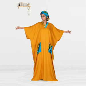 Caftán de rayón con cuello estampado en contraste y bolsillos llamativos, silueta maxi relajada en tela transpirable para mayor comodidad. - Product Image 5