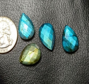 Lot de pierres de labradorite facettées en forme de goutte, 13x18mm, dos plat, cabochons polis, couleurs mélangées, pour la création de bijoux et l'artisanat - Product Image 1