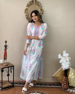 Vêtements indiens pakistanais pour femmes pour usage quotidien Kurtis en coton avec imprimés floraux Vêtements indiens régionaux - Product Image 6