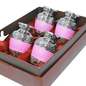 Urne de crémation classique moderne en métal rose clair Cendres humaines américaines écologiques Fournitures funéraires pour bébés Gravé Design pour adultes - Product Image 1
