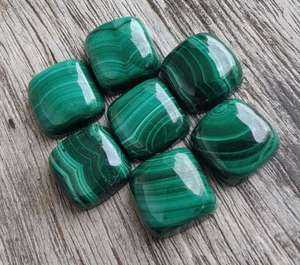 Cabujón de malaquita natural cuadrado tipo cojín, piedra pulida de alta calidad para la fabricación de joyas al por mayor - Product Image 6