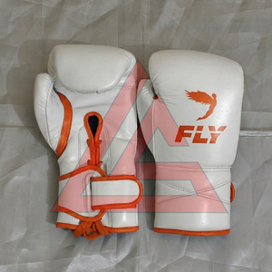 Gants de boxe de luxe de qualité supérieure, personnalisés, en cuir de vachette durable, super confortables, à lacets. - Product Image 2