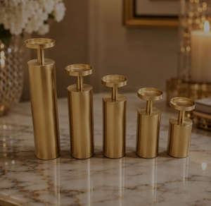 Candelabros Florales Dorados de Latón, Decoración para el Hogar, Diseño Metálico Duradero, Portavelas de Lujo con Base de Mármol Antideslizante - Product Image 3