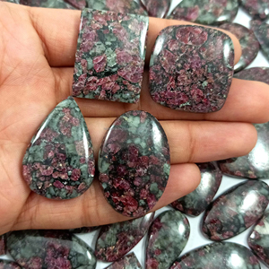 Pierre précieuse semi-précieuse naturelle Eudialyte, cabochon, pour la création de bijoux, pendentif, bague, bracelet, collier - Product Image 1