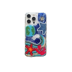 Funda para Teléfono Móvil con Bordado de Cuentas Hecho a Mano por Diseñadores, con Cuentas Finas y Elegante Arte en Cuentas para Fiestas - Product Image 3