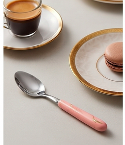 Ensemble de couverts modernes en acier inoxydable avec manches en marbre rose, compatibles lave-vaisselle, pour les tables de mariage - Product Image 3
