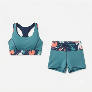 Ensemble soutien-gorge de sport et short à imprimé abstrait bleu sarcelle avec design dos croisé - Product Image 4