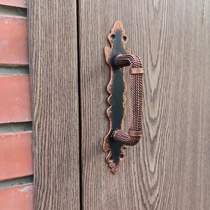 Poignée de portail en fer forgé traditionnelle Iron Nature avec poignée de style maillé et plaque décorative finition peinte pour clôtures et portails - Product Image 4
