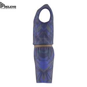 Conjunto de Uniforme de Baloncesto Sublimado Personalizado OEM, Uniforme Deportivo Técnico Azul Rey con Pantalones Cortos con Panel Geométrico de Lobo Gris - Product Image 3