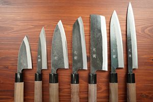 มีดทำครัว Tosa-uchihamono Gyuto สำหรับเชฟ ใบมีดเหล็กกล้าคาร์บอน ดีไซน์เป็นมิตรกับสิ่งแวดล้อม ใช้งานได้ทั้งสองมือ ด้ามจับไม้ - Product Image 5