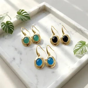 ต่างหูห้อยประดับพลอยบลูแคลซิโดนีทรงรีเหลี่ยมเพชรพลอยชุบทอง 18k พร้อมตัวเรือนแบบคอลเล็ต เหมาะสำหรับเป็นของขวัญ - สำหรับใส่ไปงานปาร์ตี้ - Product Image 2