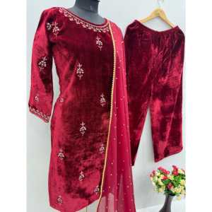 Ensemble de costume de soirée rouge pour femmes ST Designer avec haut fantaisie et dupatta pour les occasions spéciales, taille M - Product Image 6