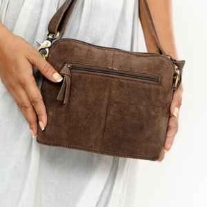 Sac à bandoulière en cuir véritable de haute qualité pour femmes sac à bandoulière grande capacité nouveau design de point de botte sacs de messager noirs en vente en gros - Product Image 3