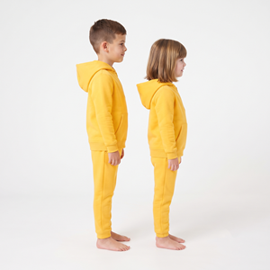 Conjunto Deportivo Cómodo con Capucha y Media Cremallera, Color Amarillo Sólido, para Niños, de Algodón, Dos Piezas - Product Image 4