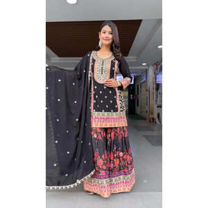 Ensemble de vêtements de fête pour femmes de créateur avec un magnifique haut Plazzo et Dupatta - Product Image 2