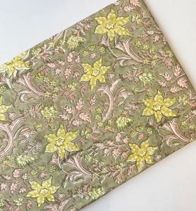 ผ้าฝ้ายคุณภาพสูงราคาส่ง สวยงาม เหมาะสำหรับตัดเย็บเสื้อผ้า นุ่ม ระบายอากาศได้ดี เป็นมิตรกับสิ่งแวดล้อม น้ำหนักปานกลาง ใช้ตกแต่งบ้านและงานฝีมือ - Product Image 3