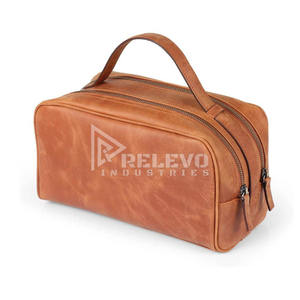 Bolsa de viaje de fin de semana de alta calidad, 40L, de cuero de grano completo, impermeable, con compartimento independiente para zapatos. - Product Image 1