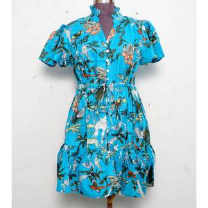 Robe courte à imprimé floral pour femmes, robe d'été bohème, mini-robe légère, tenue décontractée pour les fêtes, robe de vacances mignonne pour femmes - Product Image 1