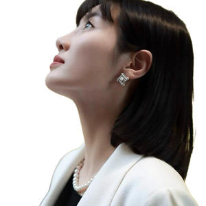 Pendientes de Perlas de Agua Dulce de Lujo con Inyección de Oro de 14K, Pendientes Pequeños y Brillantes con Cristales de Mantou, Perlas de Agua Dulce Naturales - Product Image 5