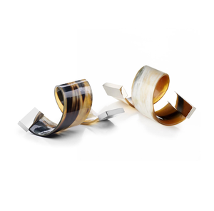 Anillos de servilleta exclusivos hechos a mano con cuerno de búfalo para decoración de mesas de cenas reales, usados por UF INTERNATIONAL Crafts en India. - Product Image 1