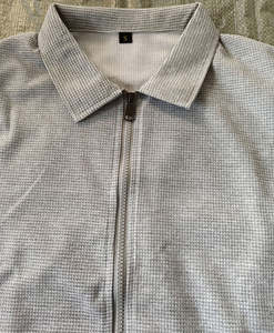 Ensemble de survêtement élégant pour homme en tissu gaufré, coupe ajustée, style streetwear moderne, veste et pantalon de luxe pour homme - Product Image 6