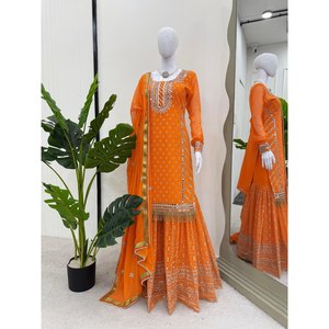 Robes de créateurs avec haut-bas et dupatta rehaussés par du fil et de la séquence - Product Image 4
