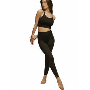 Conjunto de yoga para mujer de la mejor calidad, hecho a medida, resistente, en oferta online. - Product Image 1