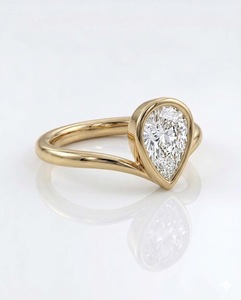 แหวนหมั้นเพชรทรงลูกแพร์ 2 กะรัต ขอบทอง 14K เพชรทรงลูกแพร์เพาะเลี้ยงในห้องปฏิบัติการ แหวนลายเชฟรอน แหวนแต่งงานทรงหยดน้ำแบบพิเศษ วงแหวนรูปตัววี - Product Image 4