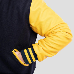 Blouson Bomber Varsity Personnalisé pour Homme en Laine et Cuir – Corps en Laine Premium, Manches en Cuir Véritable, Poignets Côtelés et Boutons Pression – Style Urbain - Product Image 6