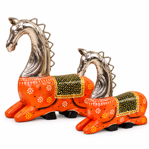 Figurine décorative de cheval assis en bois peint à la main, motif floral |   Statue traditionnelle indienne faite à la main |   Décoration intérieure - Product Image 2