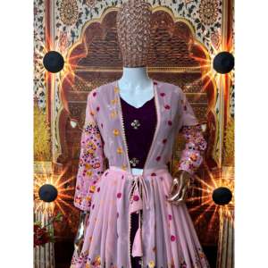 Lehenga Choli de soirée de créateur avec un magnifique Koti et des accessoires ethniques élégants - Product Image 5