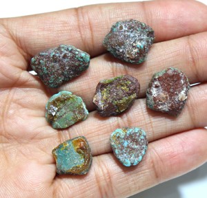 Dalles brutes de turquoise d'Arizona en gros – Pierre précieuse naturelle pour la fabrication de pendentifs et bijoux - Product Image 3