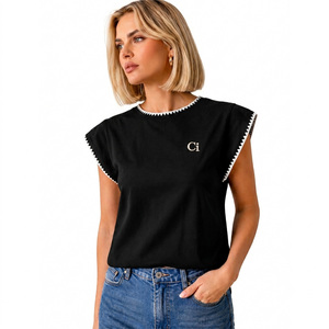 Chemisier noir à manches courtes avec bordure contrastée en zigzag, logo brodé personnalisé, col rond, chemise pour femme, décontracté, à porter toute l'année - Product Image 1