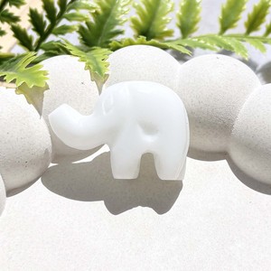 Figurine d'éléphant en agate blanche polie, sculptée à la main, pierre brute, pour la fabrication de bijoux, vente en gros - Product Image 4