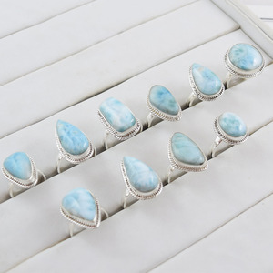 Anillo Sukhmani de Plata de Ley 925 con Larimar Azul Natural Rosa, para Uso Diario, Unisex, con Engaste de Bisel, Estilo Bohemio, Viajero, Tribal - Product Image 1