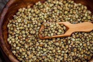 Semi di Coriandolo Naturali Essiccati Interi, Spezie <span class=keywords><strong>Aromatiche</strong></span>, <span class=keywords><strong>Erbe</strong></span> Culinarie, Condimento per Lavorazione Alimentare dal Gujarat, India, di Meadowfarm - Product Image 4