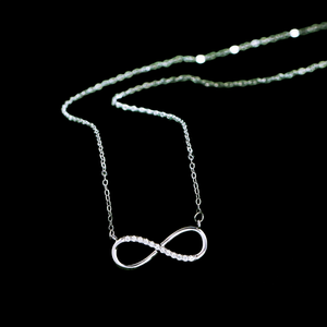 Collier en diamant Mossinate de qualité supérieure pour femmes, collection de bijoux de mariage et emballage cadeau de luxe disponible à la vente - Product Image 4