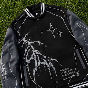 Chaqueta Varsity Negra Personalizada de Estilo Moderno, Chaqueta de Algodón, Poliéster y Lona con Estampado Serigrafiado para Unisex, Ropa de Invierno, Ajuste Cómodo - Product Image 3