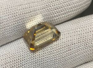 มอยส์ซาไนต์ที่เพาะเลี้ยงในห้องปฏิบัติการ – 11.90 กะรัต รูปทรงวงรี สีเหลืองอ่อน พลอยเม็ดเดี่ยวสำหรับทำเครื่องประดับ - Product Image 2