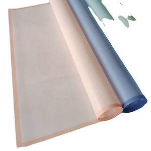 Papel de Envolver Floral de Celofán Virgen Recubierto de Resina Impermeable Colorido, No Tóxico y Reciclable - Product Image 1