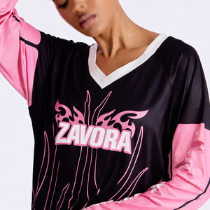 เสื้อเจอร์ซีย์อเมริกันฟุตบอลสีชมพูตาข่ายโอเวอร์ไซส์สำหรับผู้หญิง แขนยาว ลายกราฟิก สตรีทแวร์  รับสั่งทำตามแบบ  แฟชั่น OEM - Product Image 4