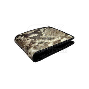 Portefeuilles en cuir texturé serpent multi-compartiments pour usage professionnel, en vente - Product Image 2