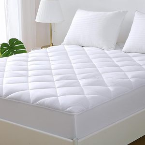 Colchoneta Acolchada Blanca Refrescante 100% Poliéster Lavable Para Uso Doméstico En Todas Las Estaciones Teñido Liso 400 Hilos Colchoneta Plegable - Product Image 1