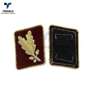 Chemises de luxe à col amovible faites à la main |   Broches de sécurité en fil blanc doré, broderie, feutre non tissé, taille personnalisée - Product Image 2