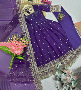 Traje Anarkali de Seda de Diseño Tradicional, Vestido Largo para Bodas y Fiestas Indias y Pakistaníes - Venta al por Mayor, Nueva Moda, Listo para Usar - Product Image 1