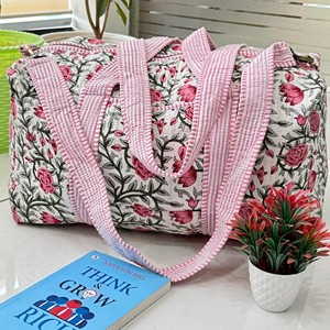 Floral Print Duffel <b>Bag</b> Women Pink Rose Pattern Quilted Weekender Travel Tote Large Capacity Zipper Closure - Product Image 3