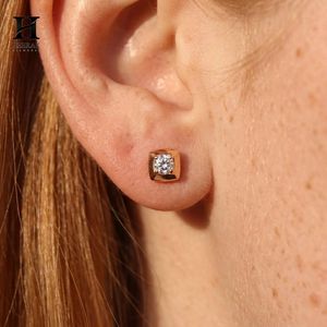 Boucles d'oreilles clous carrées serties de diamants – Or 14 carats avec diamants certifiés – Fabricant de bijoux fins - Product Image 2