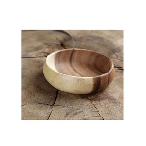 Bol en bois rustique fait main pour servir des fruits frais, des salades, des pâtes, du riz, du pain et des collations à la maison - Product Image 4